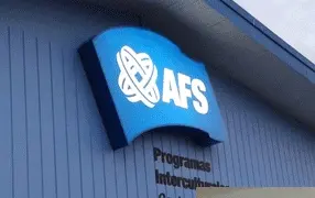 Rótulo luminoso comercial