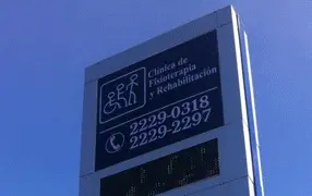 Totem publicitario para exteriores